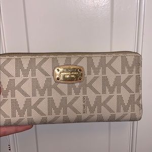 michael kors wallet